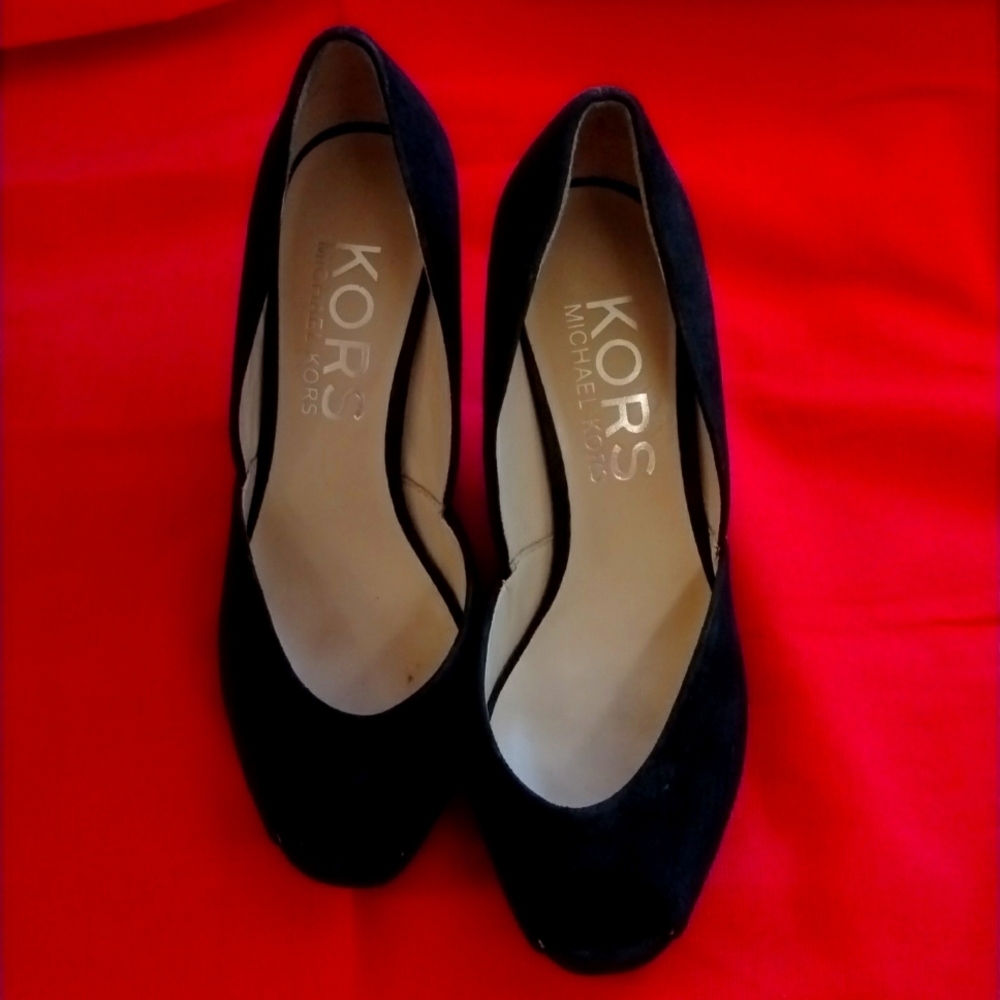 Micheal Kors, black suede peep toe size 6 heels.